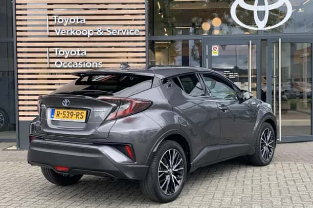 Toyota C-HR (2019) thumbnail 5