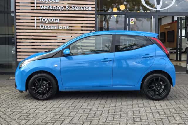 Toyota Aygo (2018) thumbnail 2