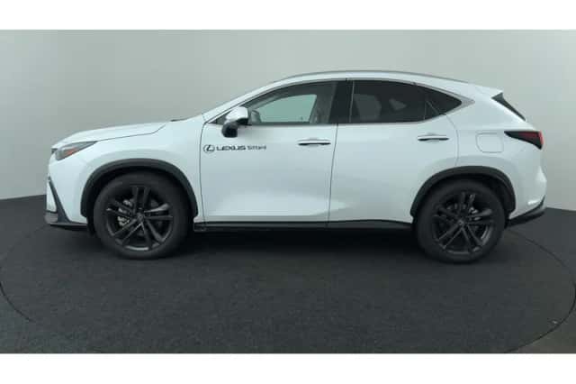 Lexus NX (2026) thumbnail 2