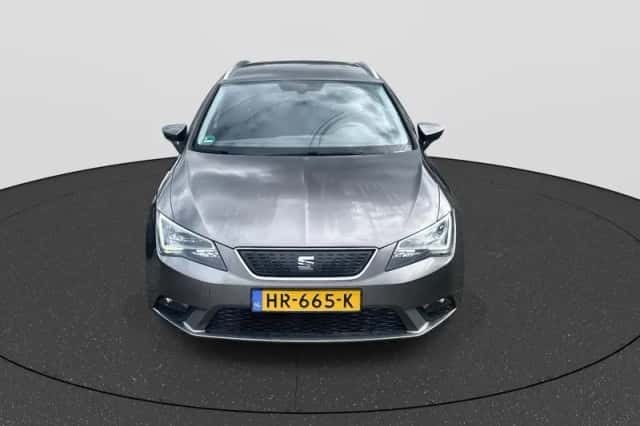 SEAT Leon (2016) thumbnail 3