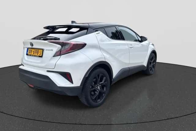 Toyota C-HR (2019) thumbnail 5