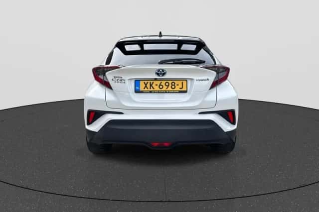Toyota C-HR (2019) thumbnail 6