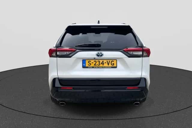Toyota RAV4 (2022) thumbnail 6