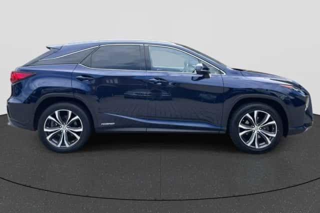 Lexus RX (2017) thumbnail 4