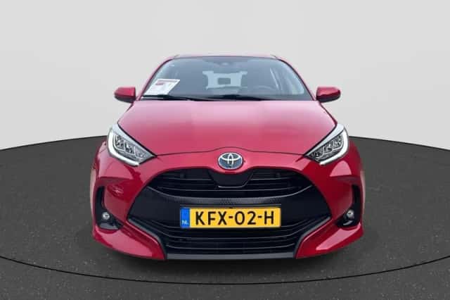 Toyota Yaris (2022) thumbnail 2