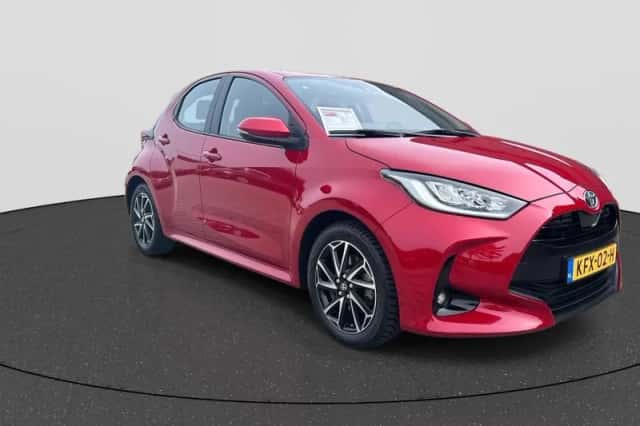 Toyota Yaris (2022) thumbnail 3