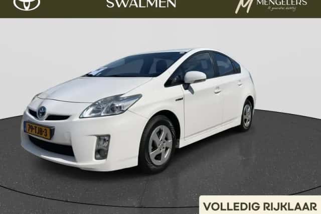 Toyota Prius (2010) thumbnail 1