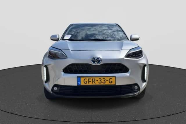 Toyota Yaris Cross (2023) thumbnail 2