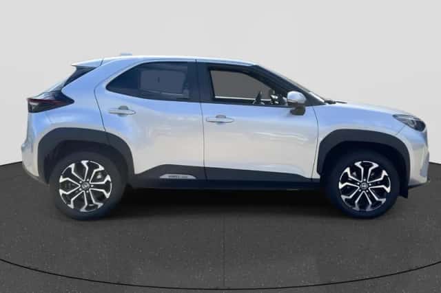 Toyota Yaris Cross (2023) thumbnail 4