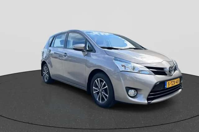 Toyota Verso (2014) thumbnail 3