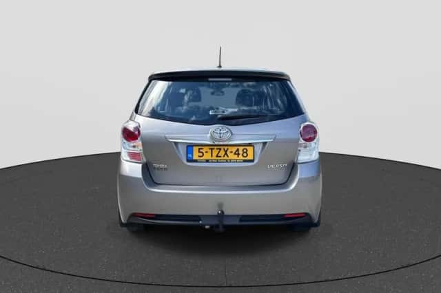 Toyota Verso (2014) thumbnail 5