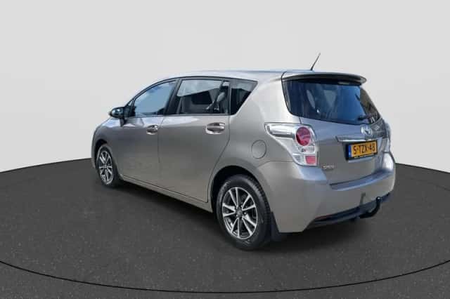 Toyota Verso (2014) thumbnail 6