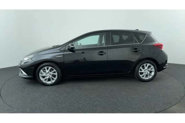 Toyota Auris (2016) thumbnail 2
