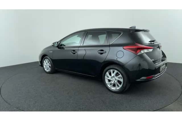 Toyota Auris (2016) thumbnail 3