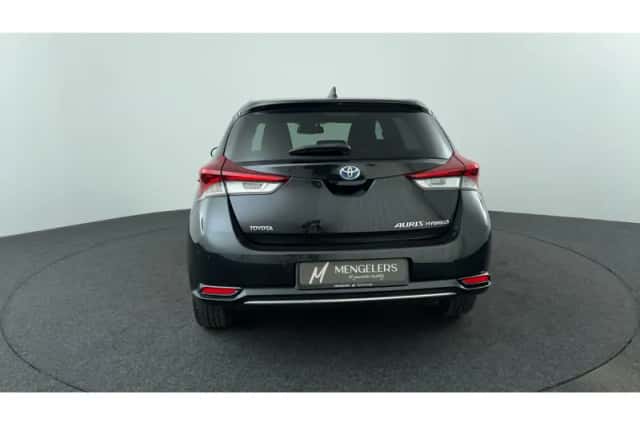 Toyota Auris (2016) thumbnail 4