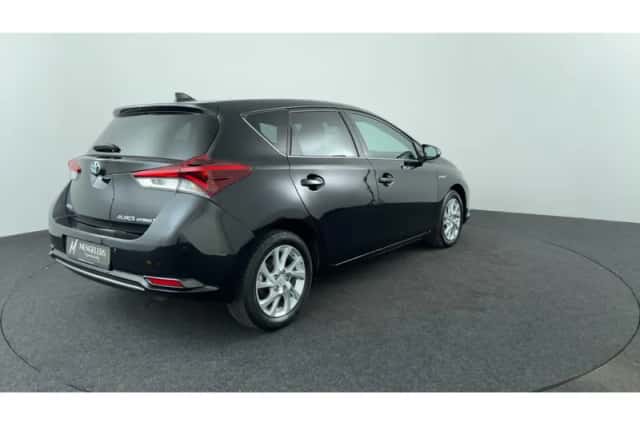 Toyota Auris (2016) thumbnail 5