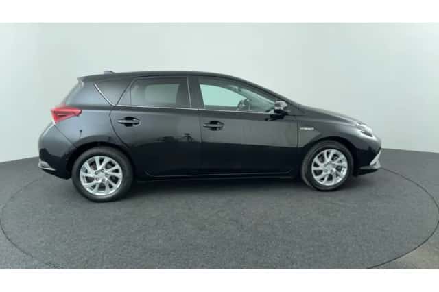 Toyota Auris (2016) thumbnail 6