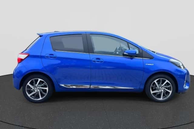 Toyota Yaris (2017) thumbnail 4