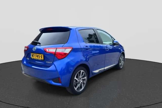 Toyota Yaris (2017) thumbnail 5