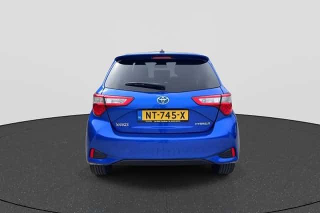 Toyota Yaris (2017) thumbnail 6