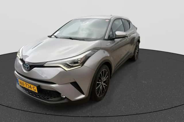 Toyota C-HR (2017) thumbnail 3