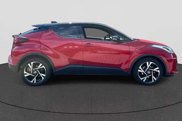 Toyota C-HR (2023) thumbnail 4
