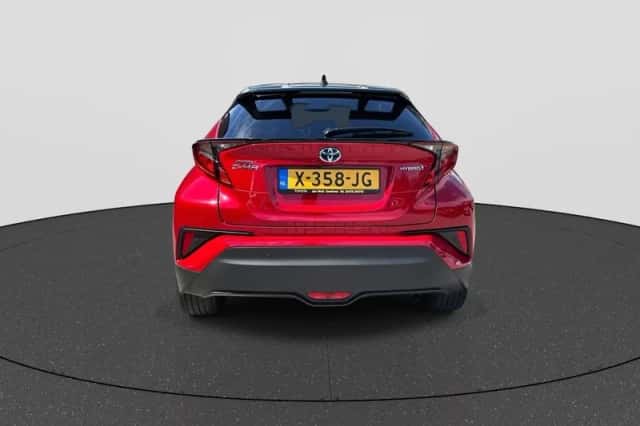 Toyota C-HR (2023) thumbnail 6