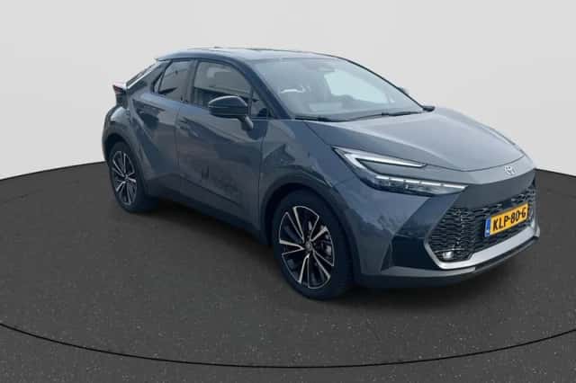 Toyota C-HR (2026) thumbnail 2