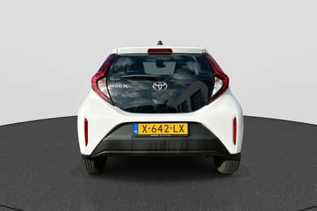 Toyota Aygo X (2024) thumbnail 4