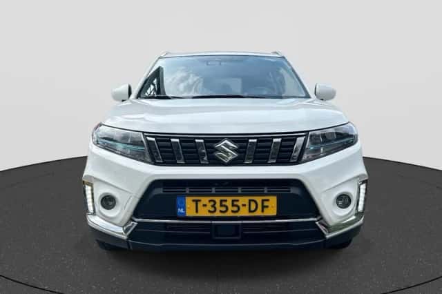 Suzuki Vitara (2023) thumbnail 2