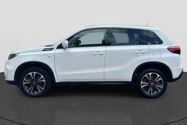 Suzuki Vitara (2023) thumbnail 3