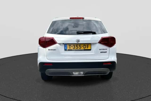 Suzuki Vitara (2023) thumbnail 5