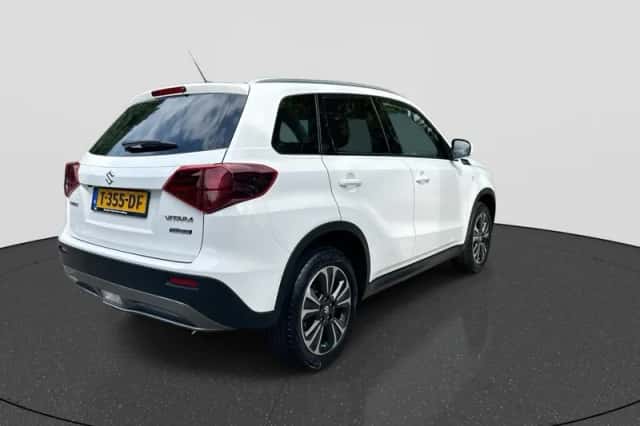 Suzuki Vitara (2023) thumbnail 6