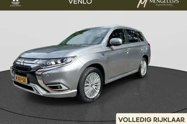 Mitsubishi Outlander (2019) thumbnail 1