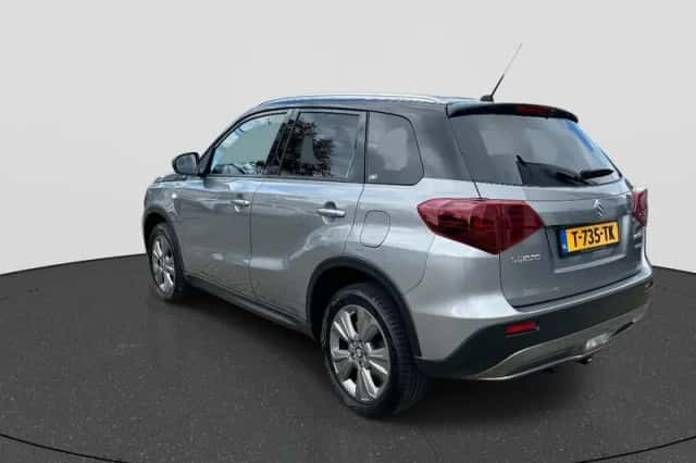 Suzuki Vitara (2023) thumbnail 3