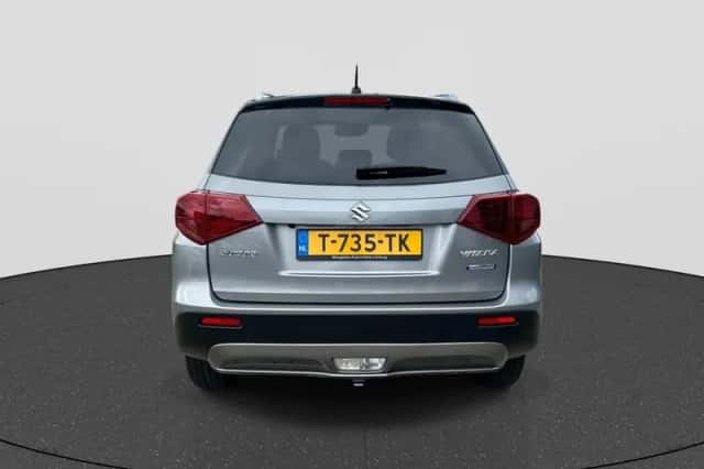 Suzuki Vitara (2023) thumbnail 4