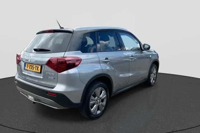 Suzuki Vitara (2023) thumbnail 5