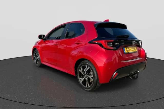 Toyota Yaris (2024) thumbnail 3