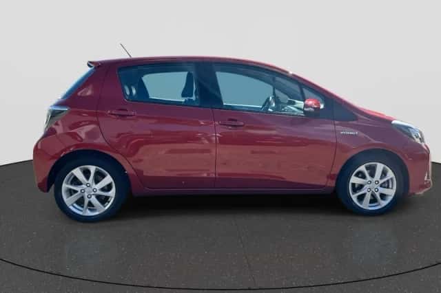 Toyota Yaris (2014) thumbnail 6