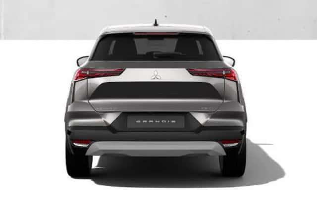 Mitsubishi Grandis (2026) thumbnail 3