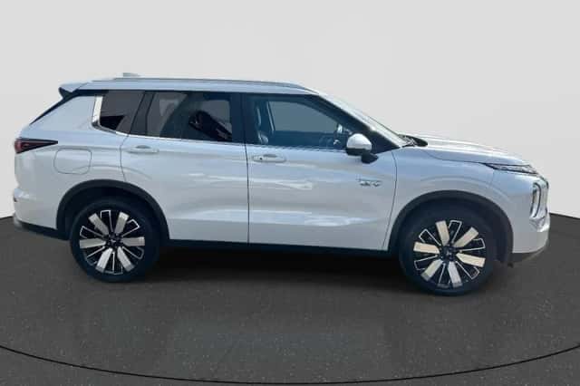 Mitsubishi Outlander (2025) thumbnail 6