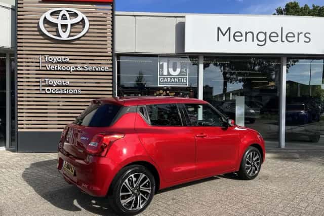 Suzuki Swift (2021) thumbnail 3