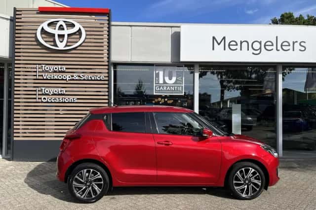 Suzuki Swift (2021) thumbnail 5