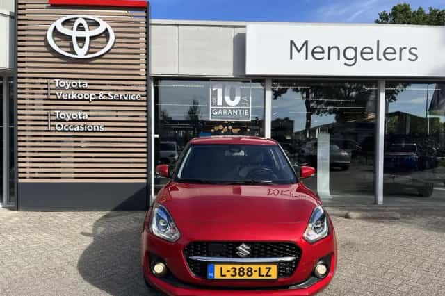 Suzuki Swift (2021) thumbnail 6