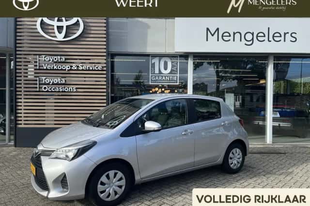 Toyota Yaris (2016) thumbnail 1