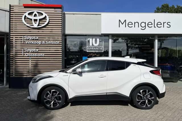 Toyota C-HR (2020) thumbnail 2