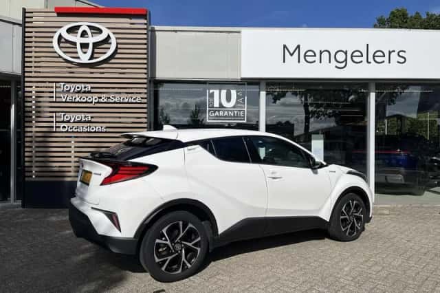 Toyota C-HR (2020) thumbnail 3