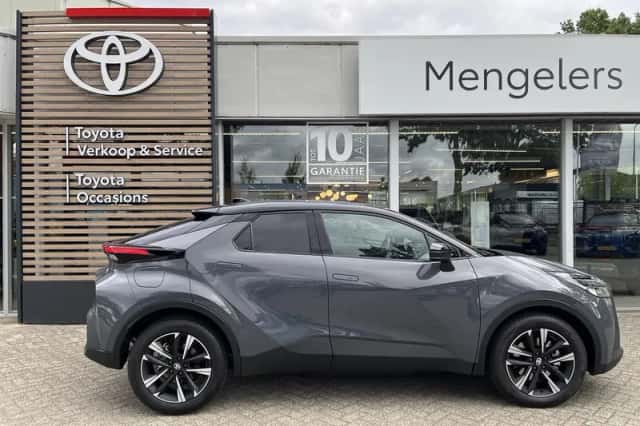 Toyota C-HR (2026) thumbnail 5