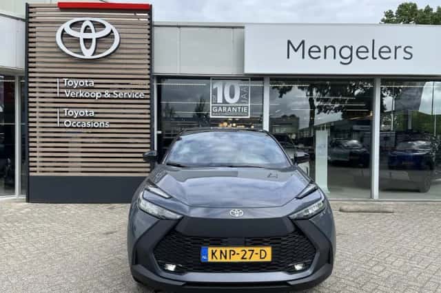 Toyota C-HR (2026) thumbnail 6