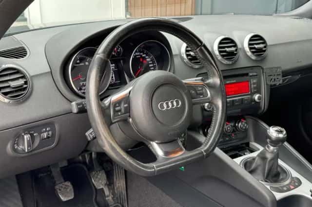 Audi TT (2009) thumbnail 3